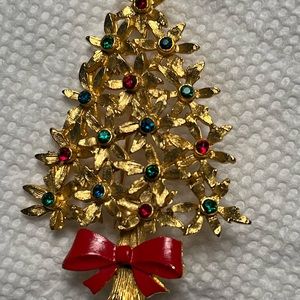 Vintage Christmas tree brooch